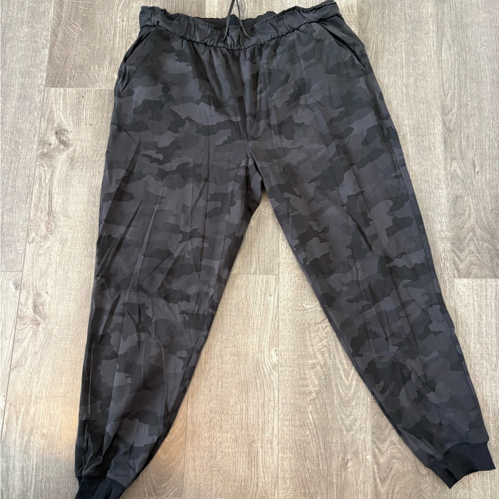 Lululemon High Rise Camo Joggers - Picture 2 of 5